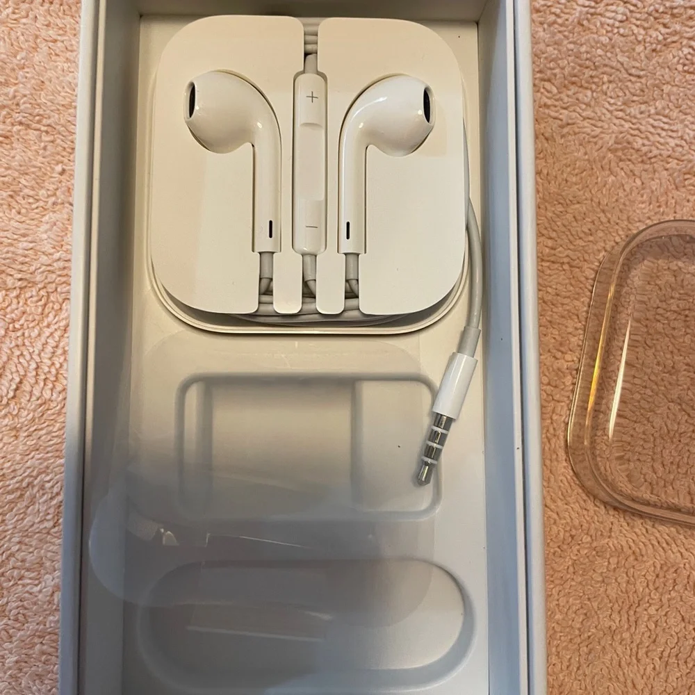 Apple Earpods with Remote and Mic